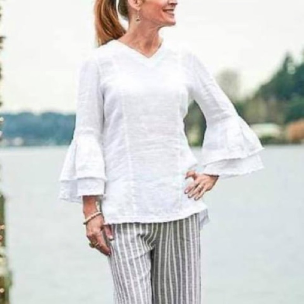 Crown linin Top women’s new with tags